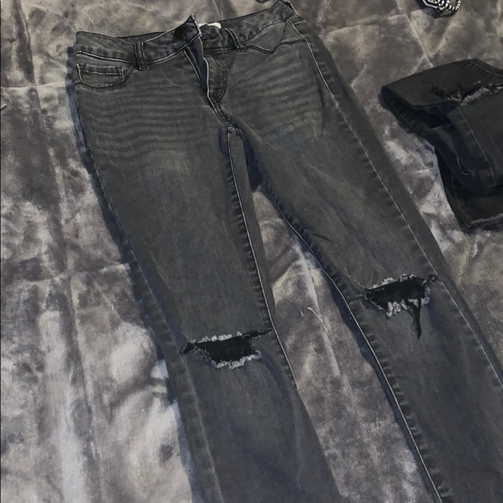 2 pairs of black jeans 1 blue